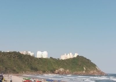 Praia do Tombo com vista para o Mirante das Galhetas - Guarujá